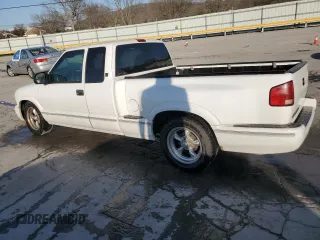 1999 GMC Sonoma SLS with VIN 1GTCS19X7X8517465, listed as a Copart auction lot 48478685 with 210,782 mi miles and Salvage Title. Bid and sale history available at carsss.com. Image 2.