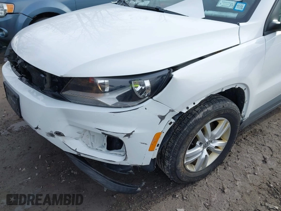 2017 Volkswagen Tiguan S with VIN WVGBV7AX3HK020883, listed as a IAAI auction lot 41782168 with 87,650 mi miles and . Bid and sale history available at DreamBid. Image 17.