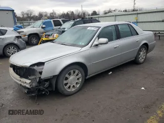2010 Cadillac DTS 1SA z VIN 1G6KA5EY0AU125918, wystawiony jako Copart lot #45471305 z przebiegiem 56 685 mil mil oraz Szkoda całkowita • Salvage title. Historia ofert i sprzedaży dostępna na DreamBid. Obrazek 1.