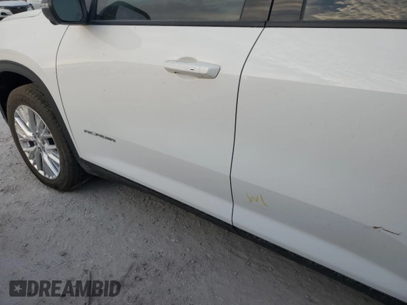 2024 GMC Acadia FWD Elevation z VIN 1GKENKKS7RJ172006, wystawiony jako Copart lot #74975404 z przebiegiem 3311 mil mil oraz Szkoda całkowita • Salvage title. Historia ofert i sprzedaży dostępna na DreamBid. Obrazek 13.