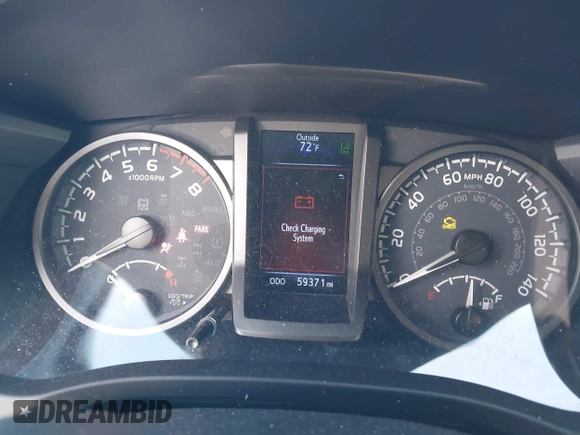 2021 Toyota Tacoma SR z VIN 3TYCZ5AN7MT008274, wystawiony jako IAAI lot #42091508 z przebiegiem 59 371 mil mil oraz . Historia ofert i sprzedaży dostępna na DreamBid. Obrazek 7.