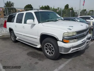 2003 Chevrolet Suburban LT with VIN 3GNEC16Z83G263837, listed as a IAAI auction lot 41680214 with 200,625 mi miles. Bid and sale history available at carsss.com. Image 1.