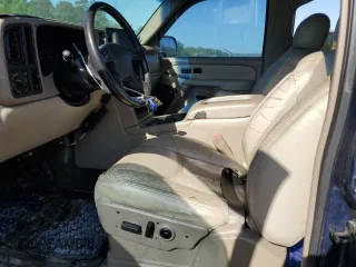 2003 Chevrolet Suburban LT with VIN 1GNEC16Z63J237235, listed as a Copart auction lot 52782285 with 241,272 mi miles and Salvage Title. Bid and sale history available at carsss.com. Image 7.