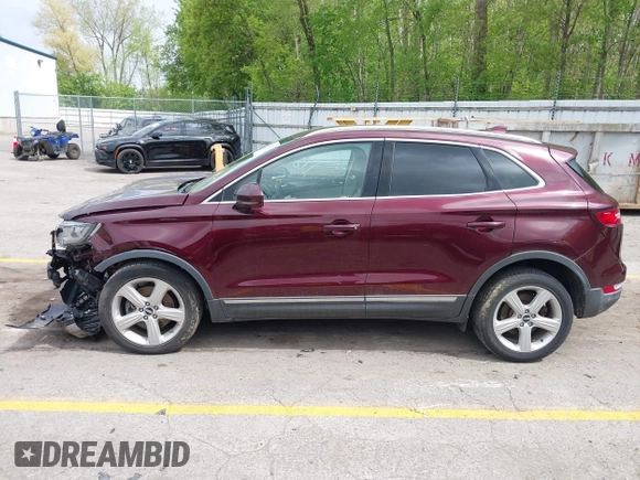 2018 Lincoln MKC Premiere z VIN 5LMCJ1C98JUL30207, wystawiony jako IAAI lot #42275853 z przebiegiem 51 206 mil mil oraz . Historia ofert i sprzedaży dostępna na DreamBid. Obrazek 15.
