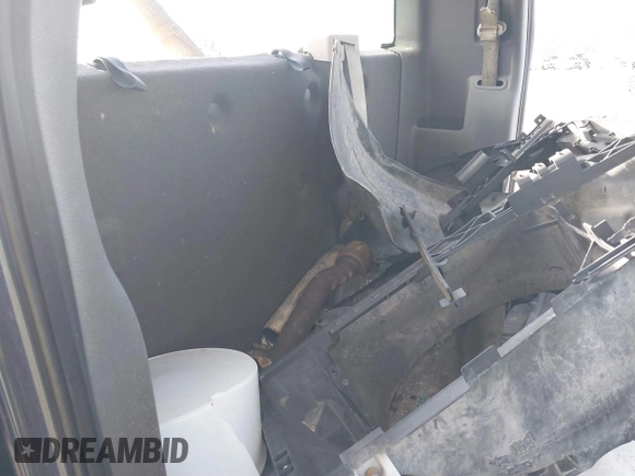 2009 Ford F-150 XL with VIN 1FTRF12W29KA68508, listed as a IAAI auction lot 41662633 with 105,652 mi miles and . Bid and sale history available at DreamBid. Image 8.