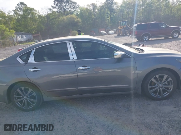 2018 Nissan Altima 2.5 SR with VIN 1N4AL3AP6JC280327, listed as a IAAI auction lot 41962816 with 102,444 mi miles. Bid and sale history available at carsss.com. Image 13.