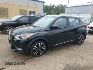 2020 Nissan Kicks SR with VIN 3N1CP5DV2LL533375, listed as a Copart auction lot 53901525 with 100,947 mi miles and Clean Title. Bid and sale history available at carsss.com. Image 1.