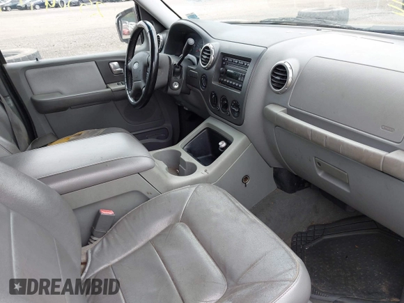 2004 Ford Expedition Special Service with VIN 1FMFU16L84LA97311, listed as a IAAI auction lot 42261974 with Not provided miles and . Bid and sale history available at DreamBid. Image 5.