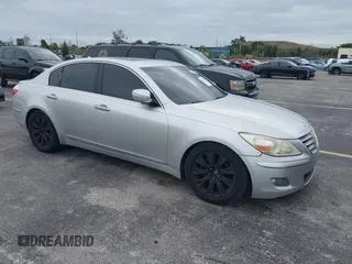 2010 Hyundai Genesis with VIN KMHGC4DE0AU076584, listed as a IAAI auction lot 41350570 with 177,689 mi miles. Bid and sale history available at carsss.com. Image 1.
