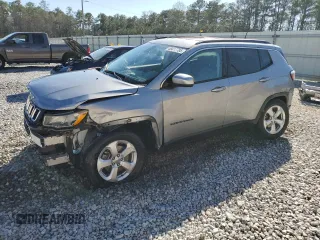 2020 Jeep Compass Latitude with VIN 3C4NJDBB0LT164557, listed as a Copart auction lot 49417785 with 25,540 mi miles and Salvage Title. Bid and sale history available at carsss.com. Image 1.