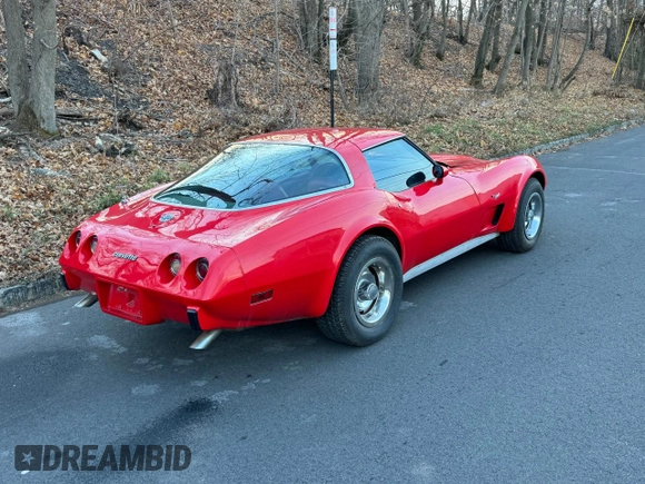 1978 Chevrolet Corvette z VIN 1Z87L8S437007, wystawiony jako Copart lot #89359805 z przebiegiem 84 490 mil mil oraz Czysty tytuł • Clean title. Historia ofert i sprzedaży dostępna na DreamBid. Obrazek 4.