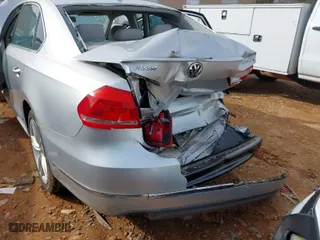 2013 Volkswagen Passat TDI SEL Premium with VIN 1VWCN7A37DC085808, listed as a IAAI auction lot 41399751 with 121,926 mi miles. Bid and sale history available at carsss.com. Image 6.