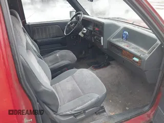 1991 Dodge Dakota z VIN 1B7GG66Y7MS210454, wystawiony jako IAAI lot #41778373 z przebiegiem 151 112 mil mil oraz . Historia ofert i sprzedaży dostępna na DreamBid. Obrazek 5.