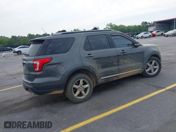 2018 Ford Explorer XLT z VIN 1FM5K7D8XJGA62972, wystawiony jako IAAI lot #42037529 z przebiegiem 182 932 mil mil oraz . Historia ofert i sprzedaży dostępna na DreamBid. Obrazek 4.