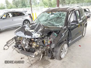 2016 Volkswagen Tiguan R-Line с VIN WVGAV7AX6GW587270, выставлен на аукционе IAAI как лот 42733875 с пробегом Не указан миль и . История ставок и продаж доступна на DreamBid. Изображение 6.