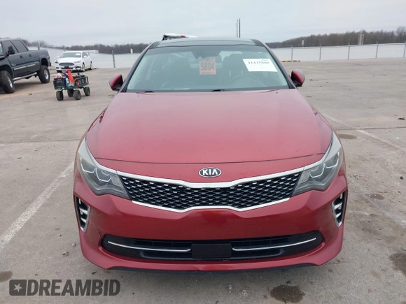 2017 Kia Optima SX z VIN 5XXGW4L24HG141844, wystawiony jako IAAI lot #41425880 z przebiegiem 137 056 mil mil oraz . Historia ofert i sprzedaży dostępna na DreamBid. Obrazek 6.