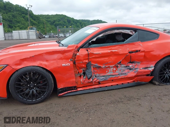 2015 Ford Mustang GT z VIN 1FA6P8CF2F5380934, wystawiony jako IAAI lot #42371355 z przebiegiem 26 680 mil mil oraz . Historia ofert i sprzedaży dostępna na DreamBid. Obrazek 6.