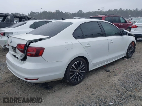 2016 Volkswagen Jetta Sport z VIN 3VWD17AJ0GM394943, wystawiony jako IAAI lot #41844346 z przebiegiem Nie podano mil oraz . Historia ofert i sprzedaży dostępna na DreamBid. Obrazek 4.