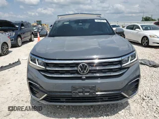 2022 Volkswagen Atlas SEL Premium R-Line with VIN 1V2FE2CA6NC219819, listed as a Copart auction lot 54796015 with 33,911 mi miles and Clean title. Bid and sale history available at DreamBid. Image 5.