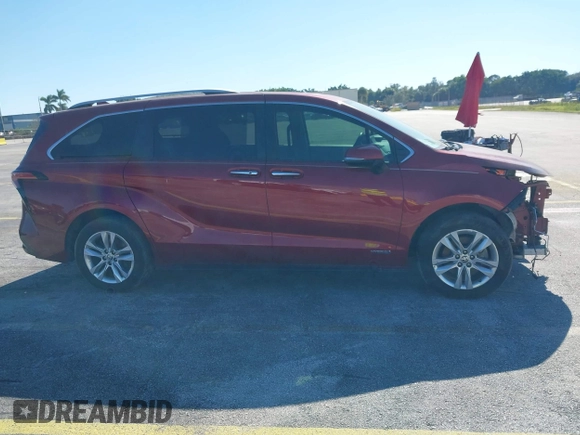 2021 Toyota Sienna Limited with VIN 5TDZSKFCXMS036019, listed as a IAAI auction lot 40965293 with 147,133 mi miles and . Bid and sale history available at DreamBid. Image 12.