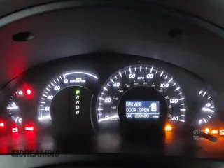 2007 Toyota Camry z VIN JTNBB46K973038138, wystawiony jako IAAI lot #42233680 z przebiegiem 230 480 mil mil oraz . Historia ofert i sprzedaży dostępna na DreamBid. Obrazek 7.