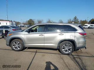 2015 Toyota Highlander LE with VIN 5TDBKRFH2FS104046, listed as a IAAI auction lot 41787583 with 152,435 mi miles. Bid and sale history available at carsss.com. Image 13.