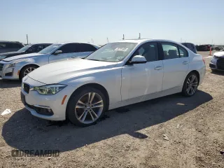 2018 BMW 3 Series 330i z VIN WBA8B9G59JNU98137, wystawiony jako Copart lot #50791405 z przebiegiem 109 232 mil mil oraz Szkoda całkowita • Salvage title. Historia ofert i sprzedaży dostępna na DreamBid. Obrazek 1.