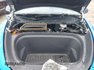 2021 Tesla Model Y Performance z VIN 5YJYGDEF8MF209819, wystawiony jako IAAI lot #41757009 z przebiegiem 37 685 mil mil oraz . Historia ofert i sprzedaży dostępna na DreamBid. Obrazek 10.