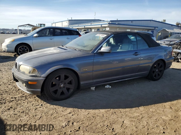 2002 BMW 3 Series 325Ci with VIN WBABS33422PG82327, listed as a Copart auction lot 85927934 with 199,505 mi miles and Clean Title. Bid and sale history available at carsss.com. Image 1.