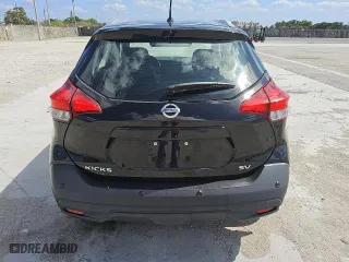 2020 Nissan Kicks SV with VIN 3N1CP5CV0LL549446, listed as a Copart auction lot 54381605 with 104,566 mi miles and Clean Title. Bid and sale history available at carsss.com. Image 6.