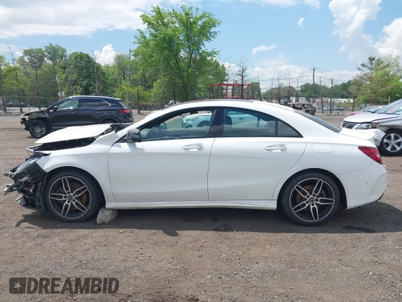 2019 Mercedes-Benz CLA 250 z VIN WDDSJ4EB3KN724820, wystawiony jako IAAI lot #42201889 z przebiegiem Nie podano mil oraz . Historia ofert i sprzedaży dostępna na DreamBid. Obrazek 14.