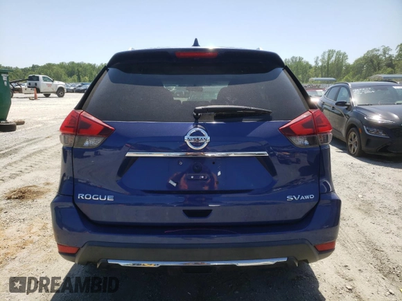 2017 Nissan Rogue SV z VIN 5N1AT2MV3HC818888, wystawiony jako Copart lot #54905115 z przebiegiem 140 003 mil mil oraz Czysty tytuł • Clean title. Historia ofert i sprzedaży dostępna na DreamBid. Obrazek 6.