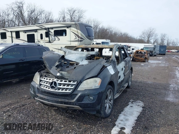 2009 Mercedes-Benz M 350 z VIN 4JGBB56E39A511689, wystawiony jako IAAI lot #41421320 z przebiegiem Nie podano mil oraz . Historia ofert i sprzedaży dostępna na DreamBid. Obrazek 6.