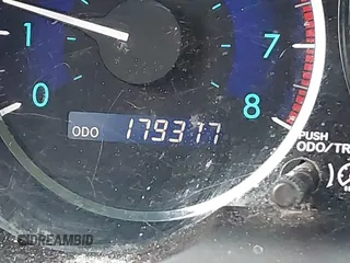 2006 Toyota Sienna LE with VIN 5TDBA23C86S075638, listed as a IAAI auction lot 41522585 with 179,377 mi miles. Bid and sale history available at carsss.com. Image 13.