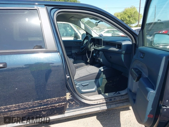 2023 Ford Maverick XL z VIN 3FTTW8E98PRA81194, wystawiony jako IAAI lot #42015071 z przebiegiem Nie podano mil oraz . Historia ofert i sprzedaży dostępna na DreamBid. Obrazek 5.