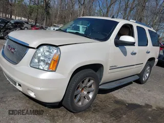 2013 GMC Yukon Denali with VIN 1GKS1EEF6DR158591, listed as a IAAI auction lot 41846763 with 182,720 mi miles. Bid and sale history available at carsss.com. Image 17.