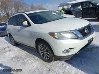2014 Nissan Pathfinder S with VIN 5N1AR2MM1EC714966, listed as a IAAI auction lot 41333651 with 118,542 mi miles. Bid and sale history available at carsss.com. Image 1.