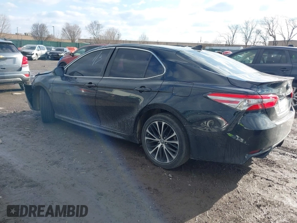 2018 Toyota Camry LE z VIN 4T1B11HK5JU649736, wystawiony jako IAAI lot #41536240 z przebiegiem 20 330 mil mil oraz . Historia ofert i sprzedaży dostępna na DreamBid. Obrazek 3.
