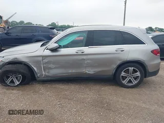 2021 Mercedes-Benz GLC 300 with VIN W1N0G8DB5MV297726, listed as a IAAI auction lot 42202541 with 39,251 mi miles and . Bid and sale history available at DreamBid. Image 14.
