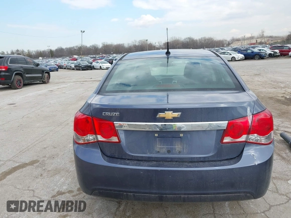 2014 Chevrolet Cruze LS z VIN 1G1PA5SG0E7171051, wystawiony jako IAAI lot #41898051 z przebiegiem 114 087 mil mil oraz . Historia ofert i sprzedaży dostępna na DreamBid. Obrazek 16.