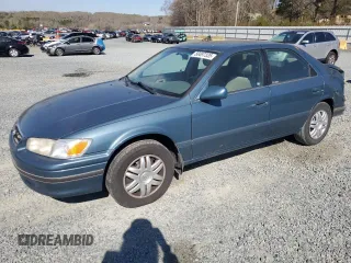 2001 Toyota Camry CE with VIN 4T1BG22K81U768006, listed as a Copart auction lot 50497335 with 187,898 mi miles and Salvage Title. Bid and sale history available at carsss.com. Image 1.