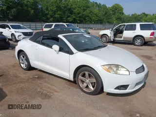 2009 Mitsubishi Eclipse GS z VIN 4A3AL25F49E011729, wystawiony jako IAAI lot #42469259 z przebiegiem 153 009 mil mil oraz . Historia ofert i sprzedaży dostępna na DreamBid. Obrazek 1.
