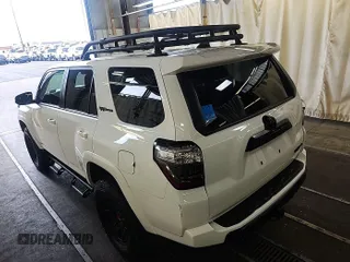 2023 Toyota 4Runner TRD Pro z VIN JTELU5JR4P6107986, wystawiony jako IAAI lot #42575841 z przebiegiem 8 950 mil mil oraz . Historia ofert i sprzedaży dostępna na DreamBid. Obrazek 18.