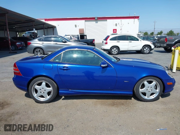 2001 Mercedes-Benz SLK 230/320 with VIN WDBKK65F11F189774, listed as a IAAI auction lot 42443314 with 228,078 mi miles and . Bid and sale history available at DreamBid. Image 13.