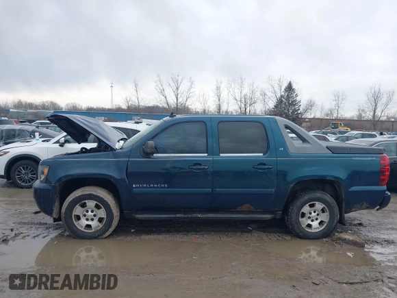 2007 Chevrolet Avalanche 3LT z VIN 3GNFK12307G150155, wystawiony jako IAAI lot #41637680 z przebiegiem Nie podano mil oraz . Historia ofert i sprzedaży dostępna na DreamBid. Obrazek 14.