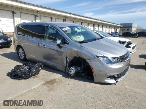 2017 Chrysler Pacifica Touring with VIN 2C4RC1DG2HR676477, listed as a Copart auction lot 49493855 with 35,482 mi miles and Salvage Title. Bid and sale history available at DreamBid. Image 4.