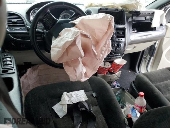 2016 Dodge Grand Caravan SE Plus z VIN 2C4RDGBG1GR263290, wystawiony jako Copart lot #50416415 z przebiegiem Nie podano mil oraz Szkody całkowita. Historia ofert i sprzedaży dostępna na DreamBid. Obrazek 8.