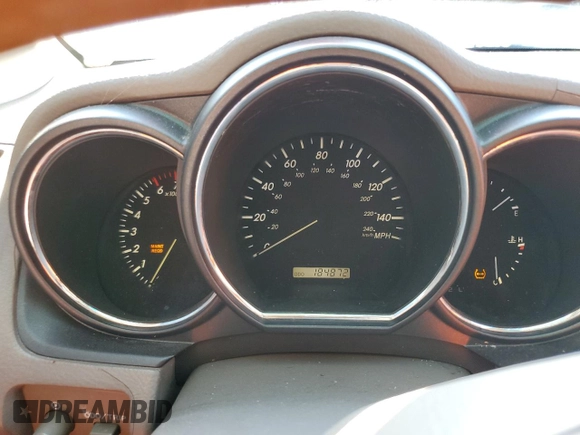 2004 Lexus RX 330 with VIN JTJHA31UX40013165, listed as a Copart auction lot 61040094 with 184,872 mi miles and Salvage Title. Bid and sale history available at carsss.com. Image 9.