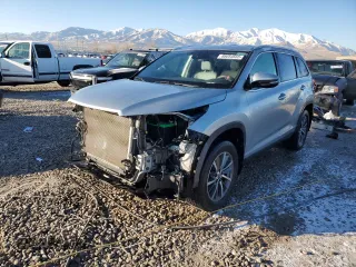 2019 Toyota Highlander SE z VIN 5TDJZRFH0KS619807, wystawiony jako Copart lot #88054655 z przebiegiem 59 641 mil mil oraz Szkoda całkowita • Salvage title. Historia ofert i sprzedaży dostępna na DreamBid. Obrazek 1.