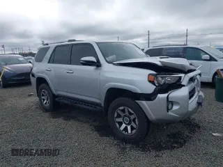 2018 Toyota 4Runner SR5 with VIN JTEBU5JR7J5563828, listed as a IAAI auction lot 41720336 with 95,887 mi miles. Bid and sale history available at carsss.com. Image 1.